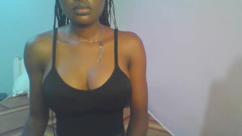 Snapshot of petiteediva chatting on May 12, 2:30 am diva online show from May 12, 2:30 am