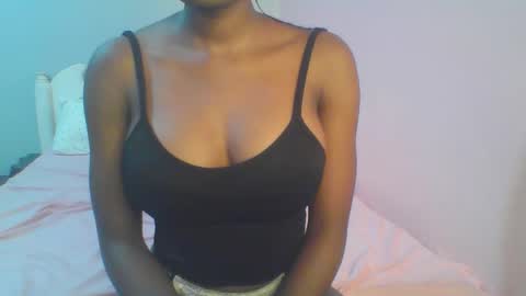 Snapshot of petiteediva chatting on May 22, 3:06 pm diva online show from May 22, 3:06 pm