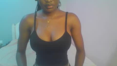 Snapshot of petiteediva chatting on May 30, 3:25 am diva online show from May 30, 3:25 am