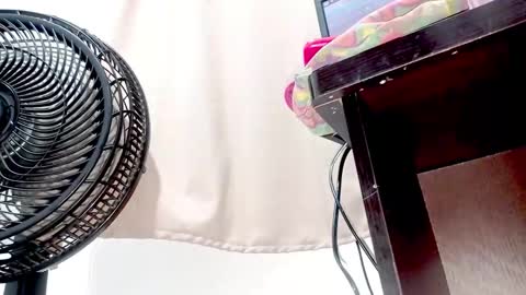 danna online show from November 3, 1:19 am