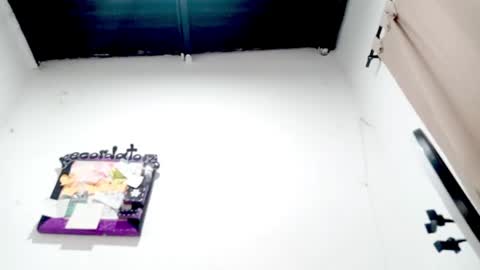 danna online show from November 19, 4:01 am