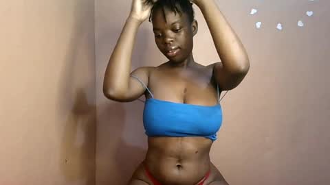 Snapshot of petitemomma76379 chatting on June 12, 5:50 am sexy chocolate online show from June 12, 5:50 am