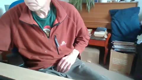 Snapshot of petitwilly chatting on January 6, 10:35 am petitwilly online show from January 6, 10:35 am