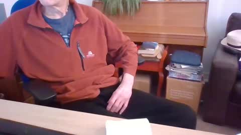 Snapshot of petitwilly chatting on February 17, 9:35 am petitwilly online show from February 17, 9:35 am