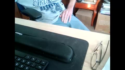 Snapshot of petitwilly chatting on September 22, 7:32 am petitwilly online show from September 22, 7:32 am