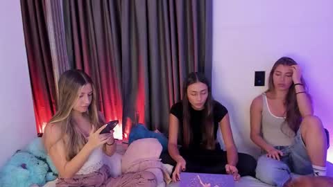 Peyton   online show from December 4, 1:48 am