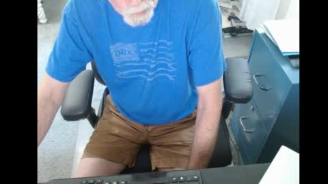 Snapshot of pg19531107 chatting on April 12, 1:49 pm Paul online show from April 12, 1:49 pm