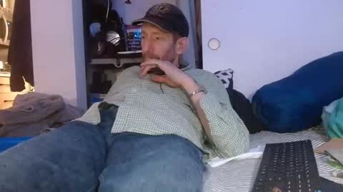 Snapshot of pgrower chatting on June 1, 4:03 am pgrower online show from June 1, 4:03 am
