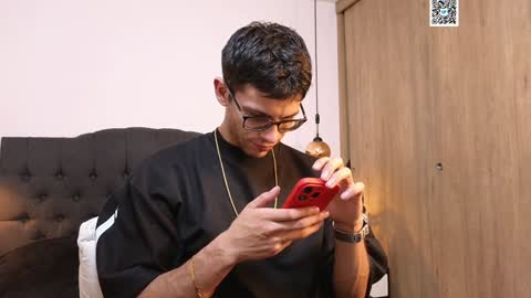 phantom_bigger1 online show from January 17, 4:57 pm