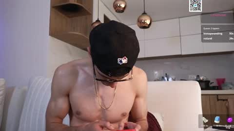 phantom_bigger1 online show from February 13, 5:22 pm