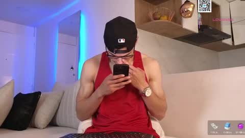 phantom_bigger1 online show from March 6, 12:09 pm