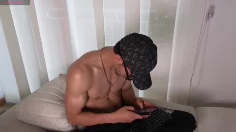 phantom_bigger1 online show from September 15, 1:33 pm