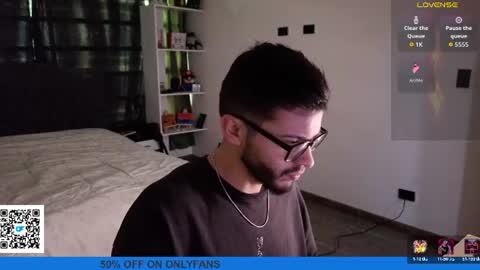 Snapshot of phantom_bigger1 chatting on June 9, 3:01 pm phantom_bigger1 online show from June 9, 3:01 pm