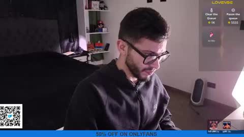 Snapshot of phantom_bigger1 chatting on June 11, 2:53 am phantom_bigger1 online show from June 11, 2:53 am