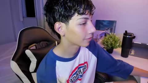 Phil.   INDEPENDENT MODEL online show from October 19, 4:57 am
