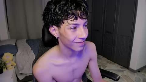 Snapshot of philipe_moonlight_ chatting on May 13, 3:04 am Phil. INDEPENDENT MODEL online show from May 13, 3:04 am