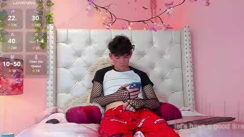 Snapshot of philippsx chatting on February 14, 4:53 am PHILLIP online show from February 14, 4:53 am