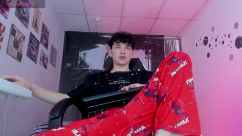 PHILLIP online show from April 8, 9:37 pm