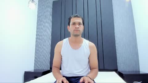 Snapshot of phill_johnson3 chatting on July 23, 9:35 pm Phill online show from July 23, 9:35 pm