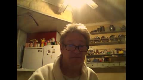 Snapshot of phillboys chatting on February 8, 6:28 am phillboys online show from February 8, 6:28 am