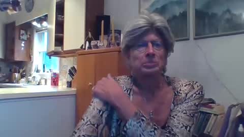 phillipa online show from December 11, 4:42 pm