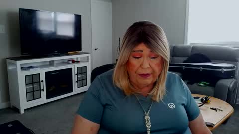 Snapshot of phillyguy195601 chatting on May 27, 7:11 pm Geri online show from May 27, 7:11 pm