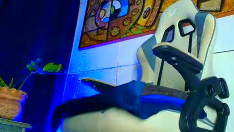 phlilloyhighclouds online show from October 27, 11:20 pm