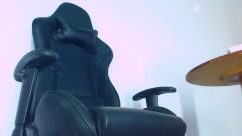 phlilloyhighclouds online show from February 9, 2:32 pm