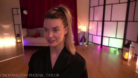 Snapshot of phoenix_taylor chatting on December 7, 2:31 am PHOENIX TAYLOR online show from December 7, 2:31 am