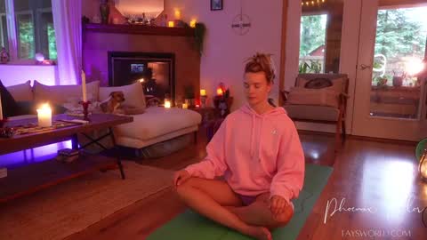 PHOENIX TAYLOR online show from March 12, 4:46 pm