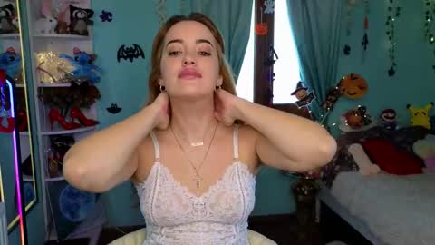 Selena online show from October 23, 7:18 am