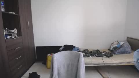 izzy online show from April 4, 4:15 pm