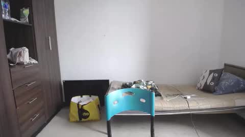 izzy online show from April 8, 7:14 pm