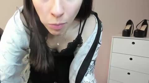 P I A online show from November 23, 7:52 am