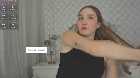 Snapshot of pia_johnson_ chatting on February 6, 11:54 am online show from February 6, 11:54 am