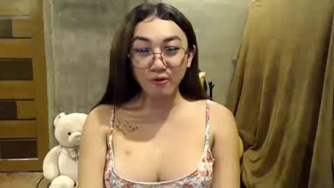 Pia online show from November 22, 2:16 pm