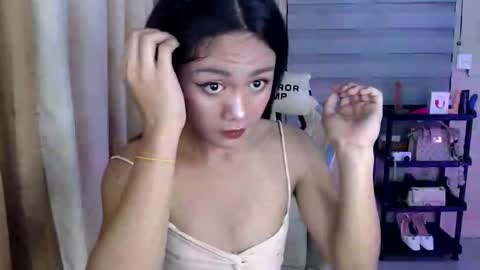 Snapshot of pia_xxx chatting on February 7, 3:27 pm Pia online show from February 7, 3:27 pm