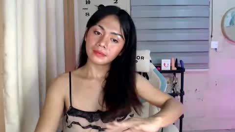 Snapshot of pia_xxx chatting on February 10, 9:41 pm Pia online show from February 10, 9:41 pm