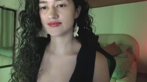 Snapshot of piama_burnss chatting on May 1, 11:42 pm piama_burnss online show from May 1, 11:42 pm