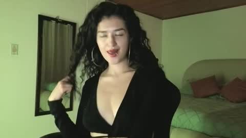 Snapshot of piama_burnss chatting on May 8, 12:38 am piama_burnss online show from May 8, 12:38 am