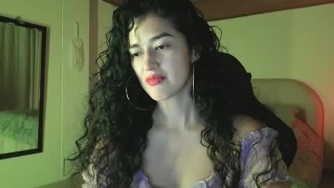Snapshot of piama_burnss chatting on May 14, 12:06 am piama_burnss online show from May 14, 12:06 am