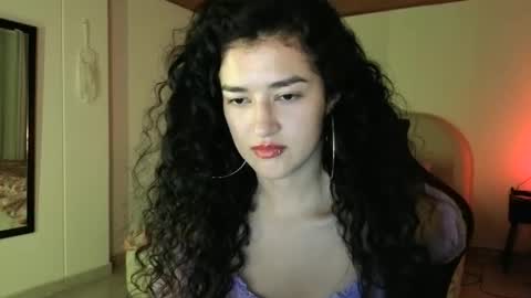 Snapshot of piama_burnss chatting on June 2, 12:23 am piama_burnss online show from June 2, 12:23 am