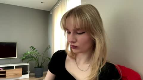 Snapshot of piastonesifer chatting on June 16, 11:40 pm Kristie online show from June 16, 11:40 pm