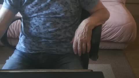 Snapshot of piavola chatting on May 22, 9:37 am piavola online show from May 22, 9:37 am