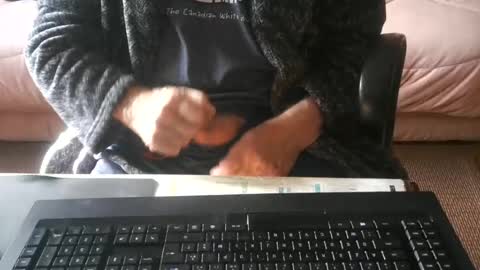 Snapshot of piavola chatting on June 17, 6:05 am piavola online show from June 17, 6:05 am