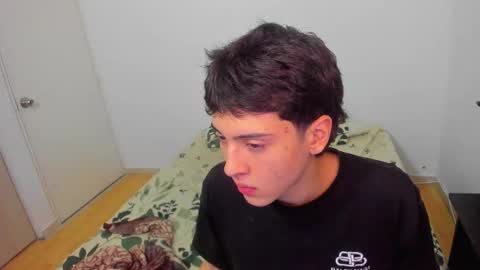 picaszomilos350 online show from March 20, 11:15 am