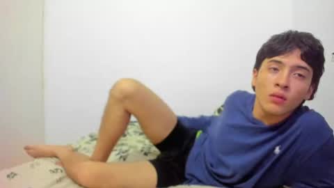 picaszomilos350 online show from April 18, 8:40 am