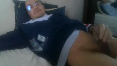 Snapshot of pichoun71 chatting on December 7, 11:07 am pichoun71 online show from December 7, 11:07 am