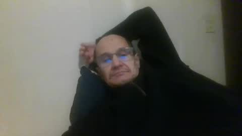 Snapshot of pichoun71 chatting on January 1, 5:00 pm pichoun71 online show from January 1, 5:00 pm