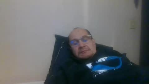 Snapshot of pichoun71 chatting on January 4, 8:06 am pichoun71 online show from January 4, 8:06 am